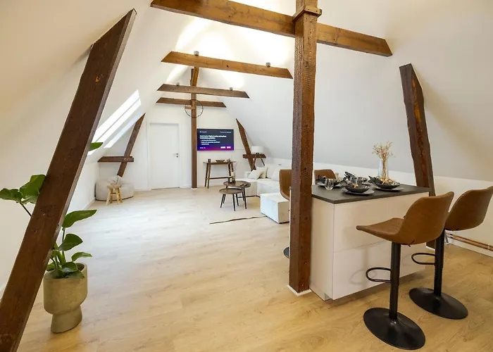 100Qm - 3 Rooms - Central - Rhm Apartments
